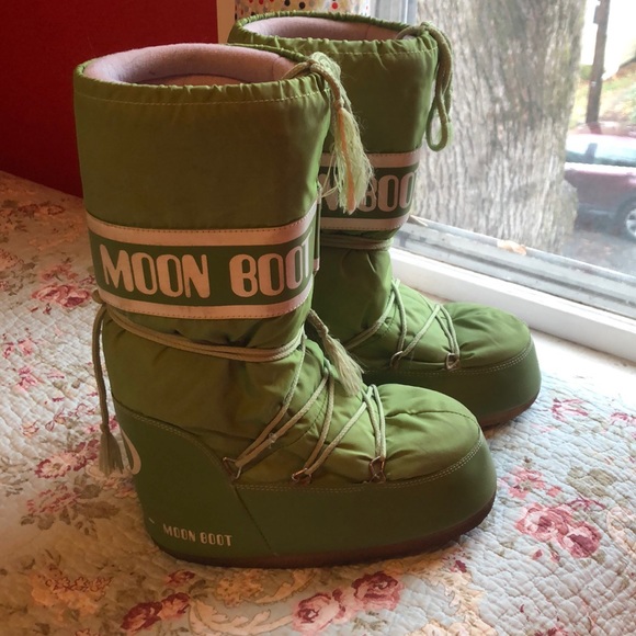 green moon boots